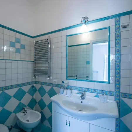 Malu Amalfi